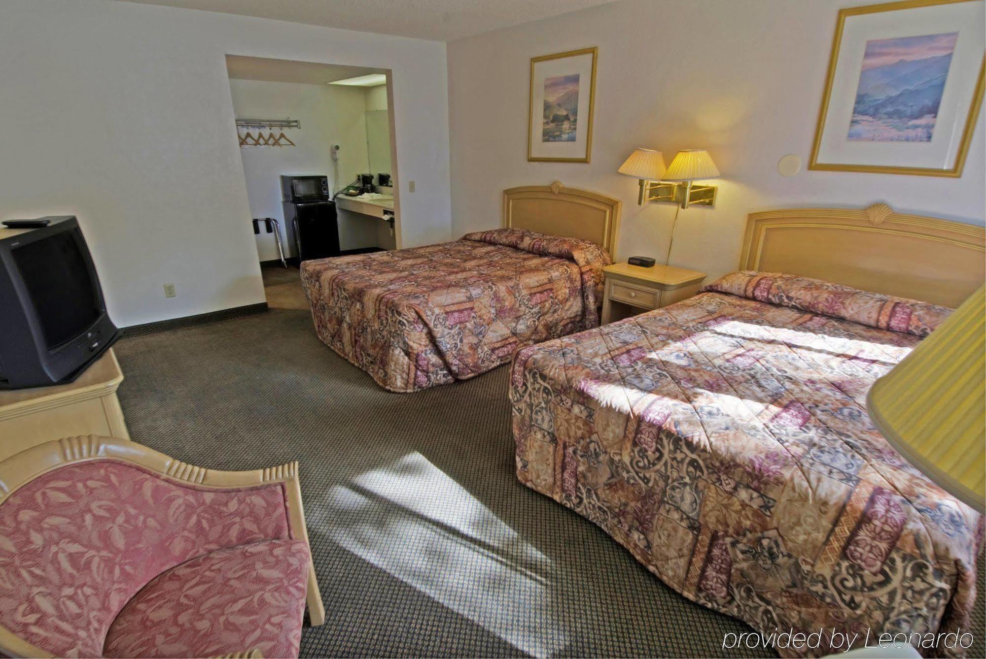 לומפוק Inn At Highway 1 מראה חיצוני תמונה